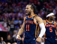 IM体育在线注册-包含国王绝杀尼克斯，利拉德统治全场的词条