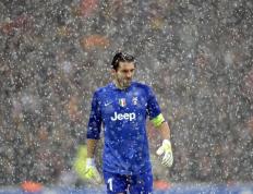 IM体育下载-北欧铁壁与南美探戈的英超镜像，当丹麦封锁阿根廷成为争冠的隐喻