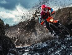 IM体育-乔治一剑封喉，马刺末节翻盘独行侠，关键先生诞生记