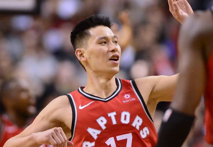 IM体育平台-林书豪成为NBA历史上第一位华裔球员