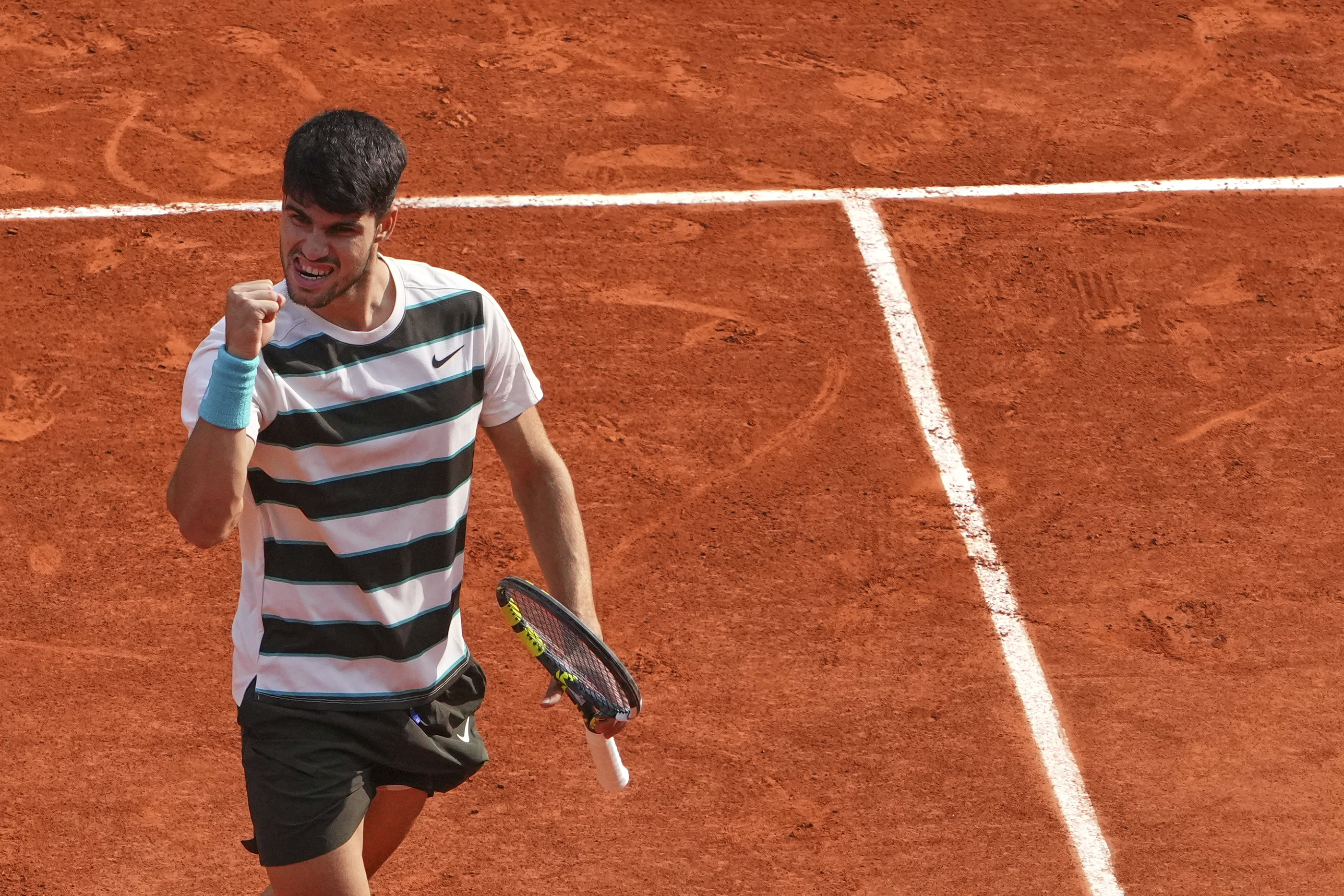 IM体育社区互动入口-法国网球队翻盘西班牙网球队，阿尔卡拉斯打破历史纪录的简单介绍