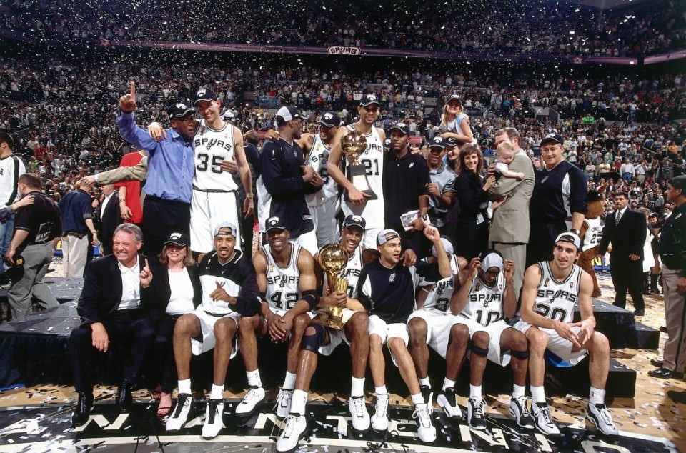 IM体育注册链接-马刺队后卫再砍+,助球队战胜尼克斯队的简单介绍