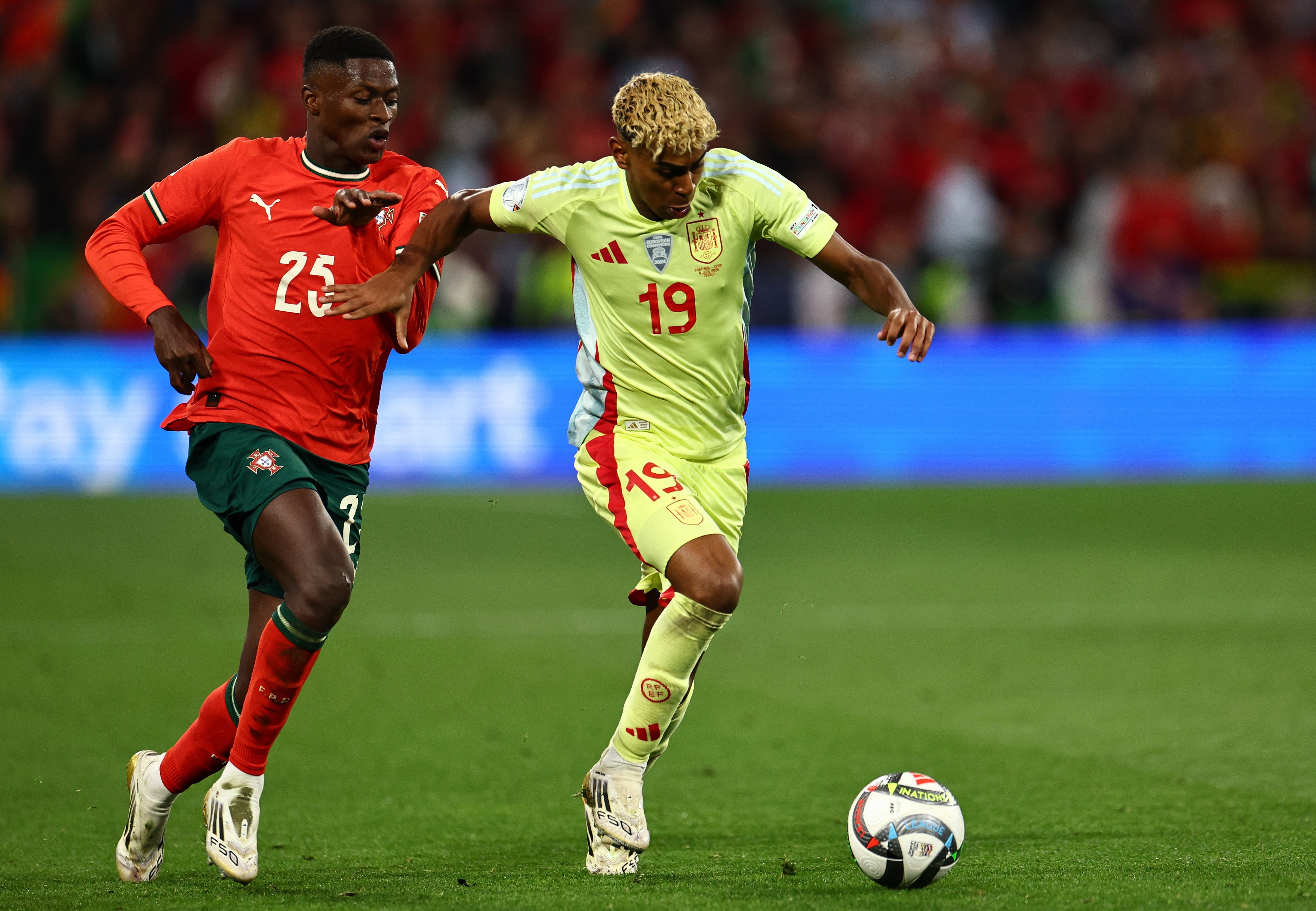 IM体育注册链接-葡萄牙队主将疑似退役，欧国联风云突变