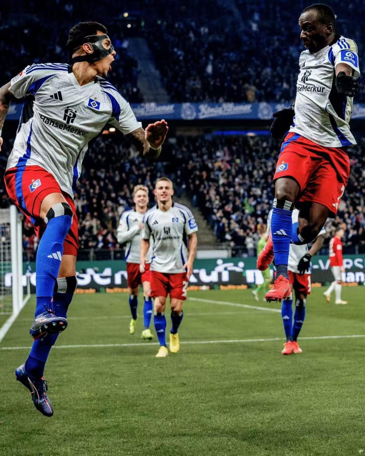 IM体育下载-包含汉堡队调整阵容,势必在客场击败沙尔克的词条