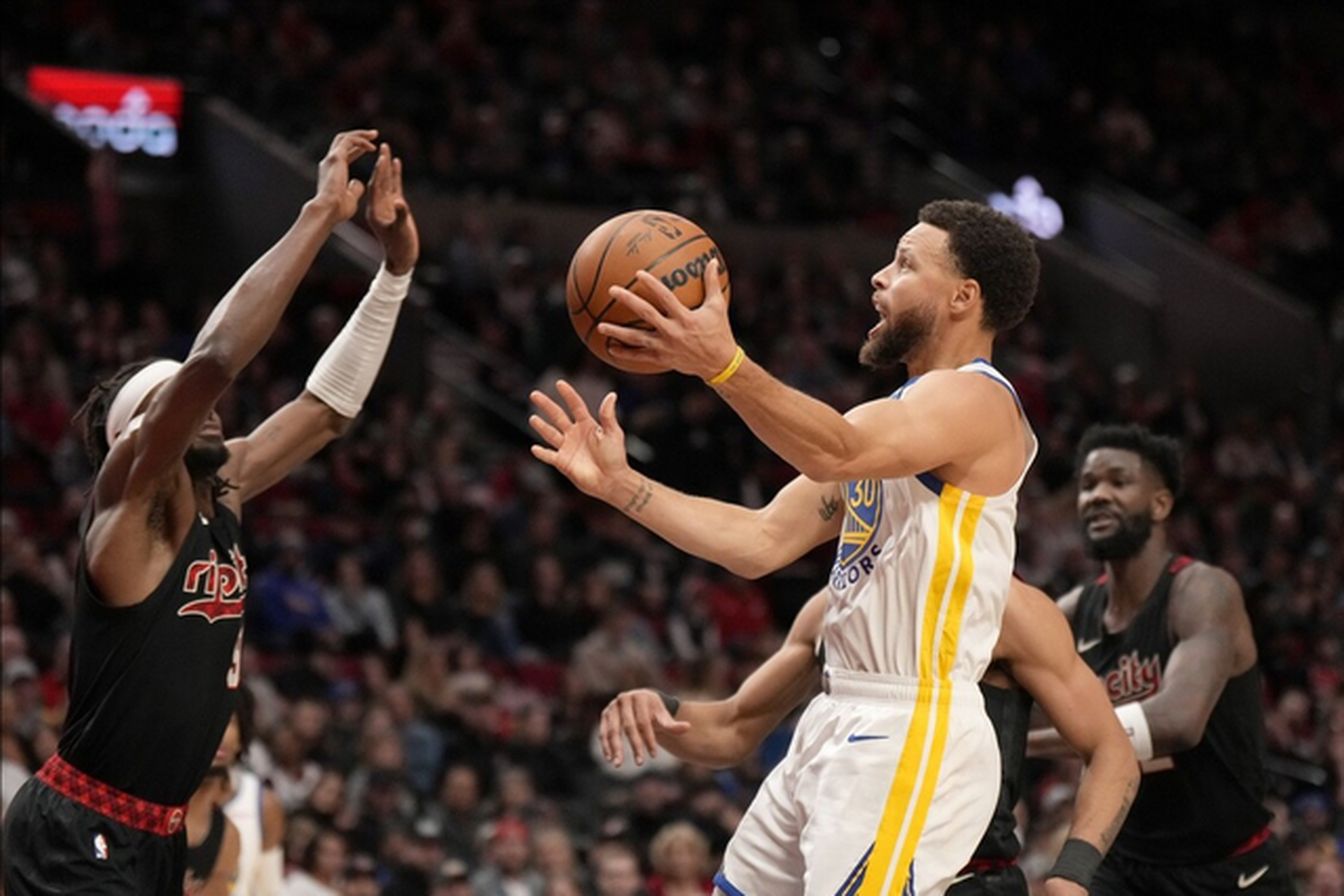 IM体育下载-勇士在主场飙胜开拓者,库里砍下分的简单介绍