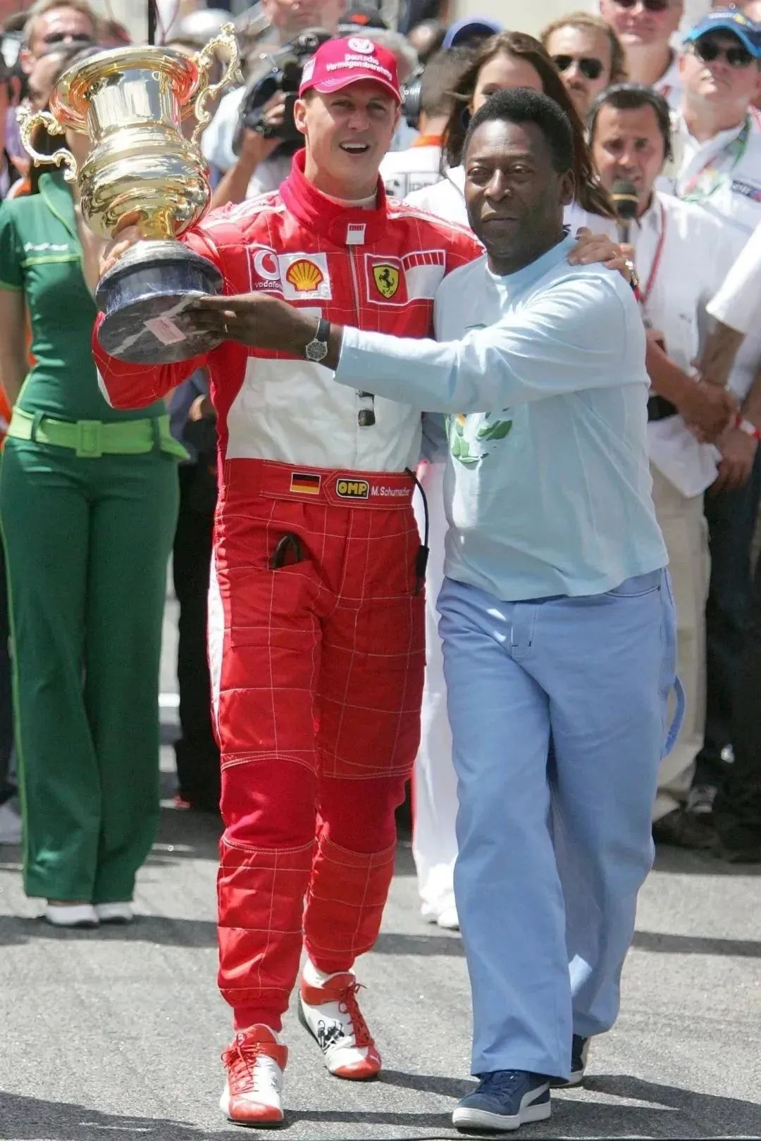 IM体育数据分析平台-哈斯车队险胜迈凯伦，汉密尔顿刷新纪录的简单介绍