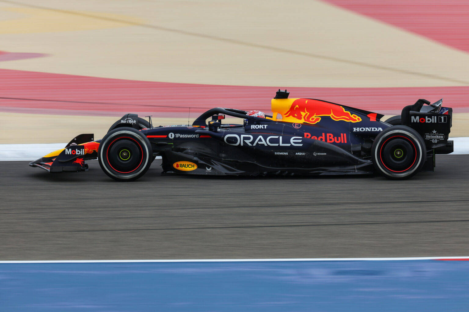 IM体育官网入口-包含红牛二队翻盘威廉姆斯,诺里斯点燃赛场的词条