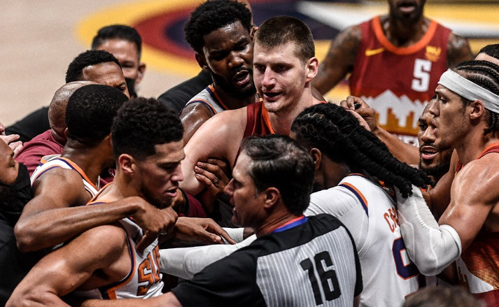 IM体育社区互动入口-独行侠鏖战爵士，保罗带队取胜