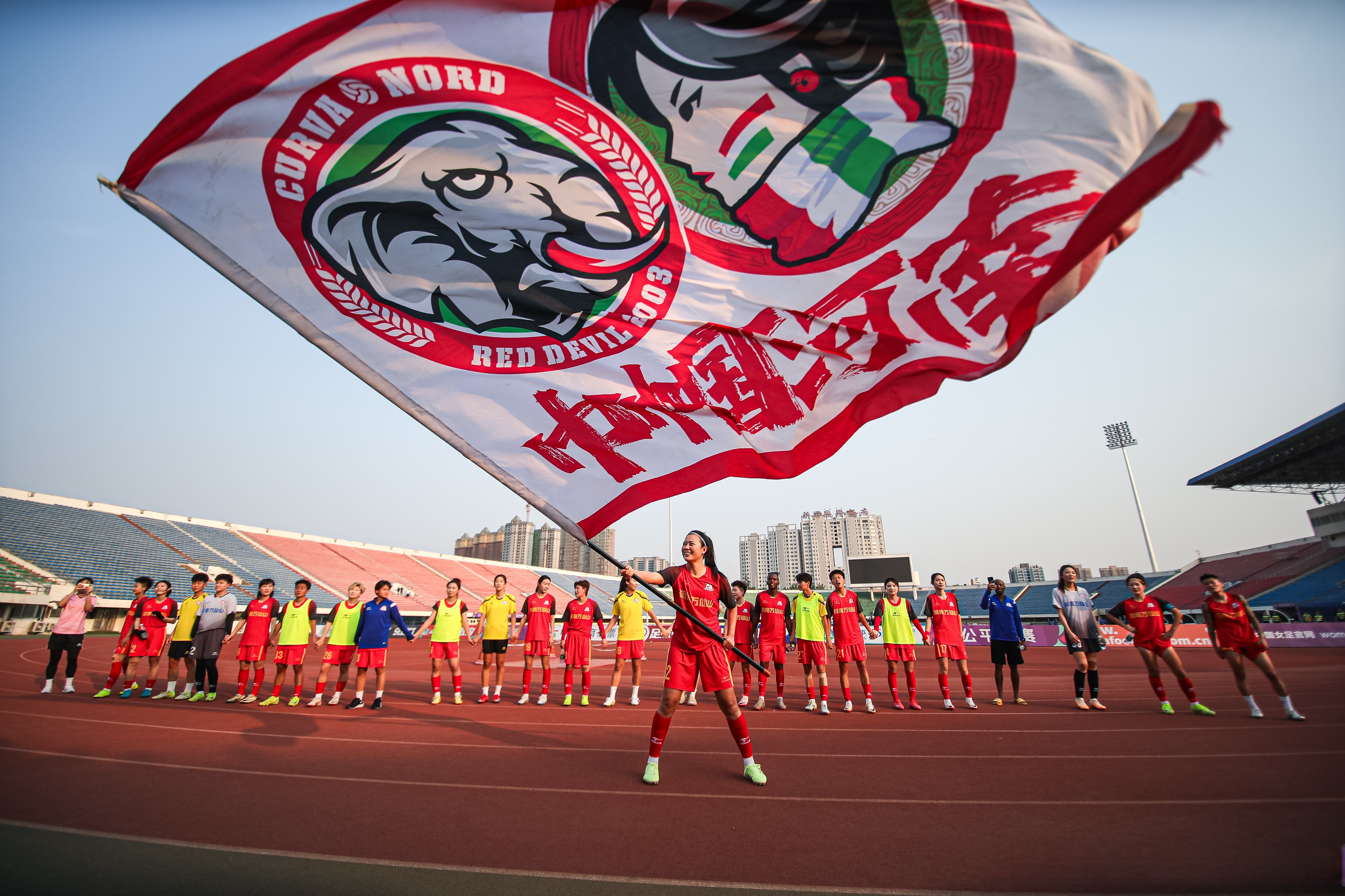 IM体育注册链接-关于红牛车队完胜红牛二队，阿隆索带队取胜的信息