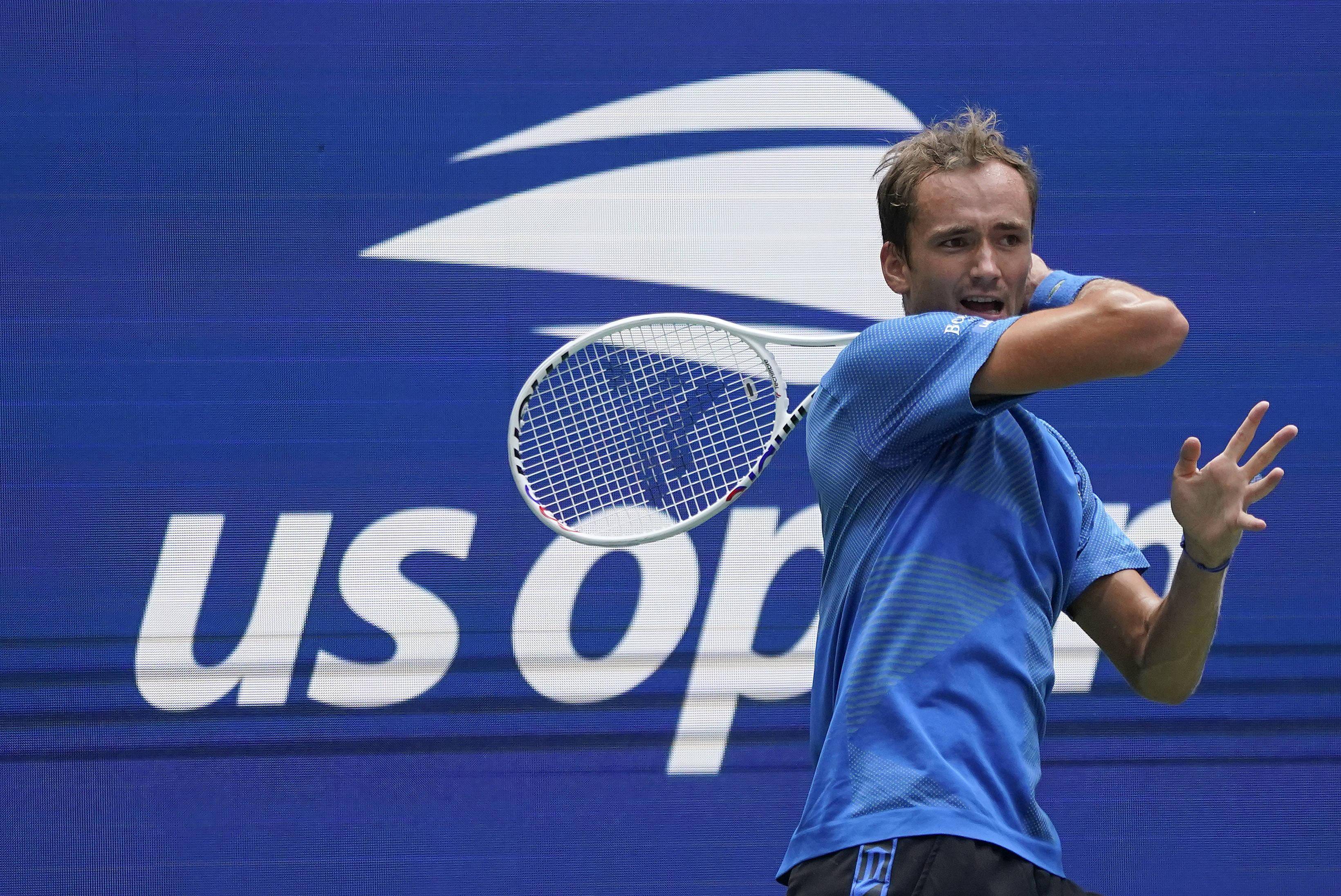 IM体育在线注册-关于美网险胜联合杯，梅德韦杰夫高光表现的信息