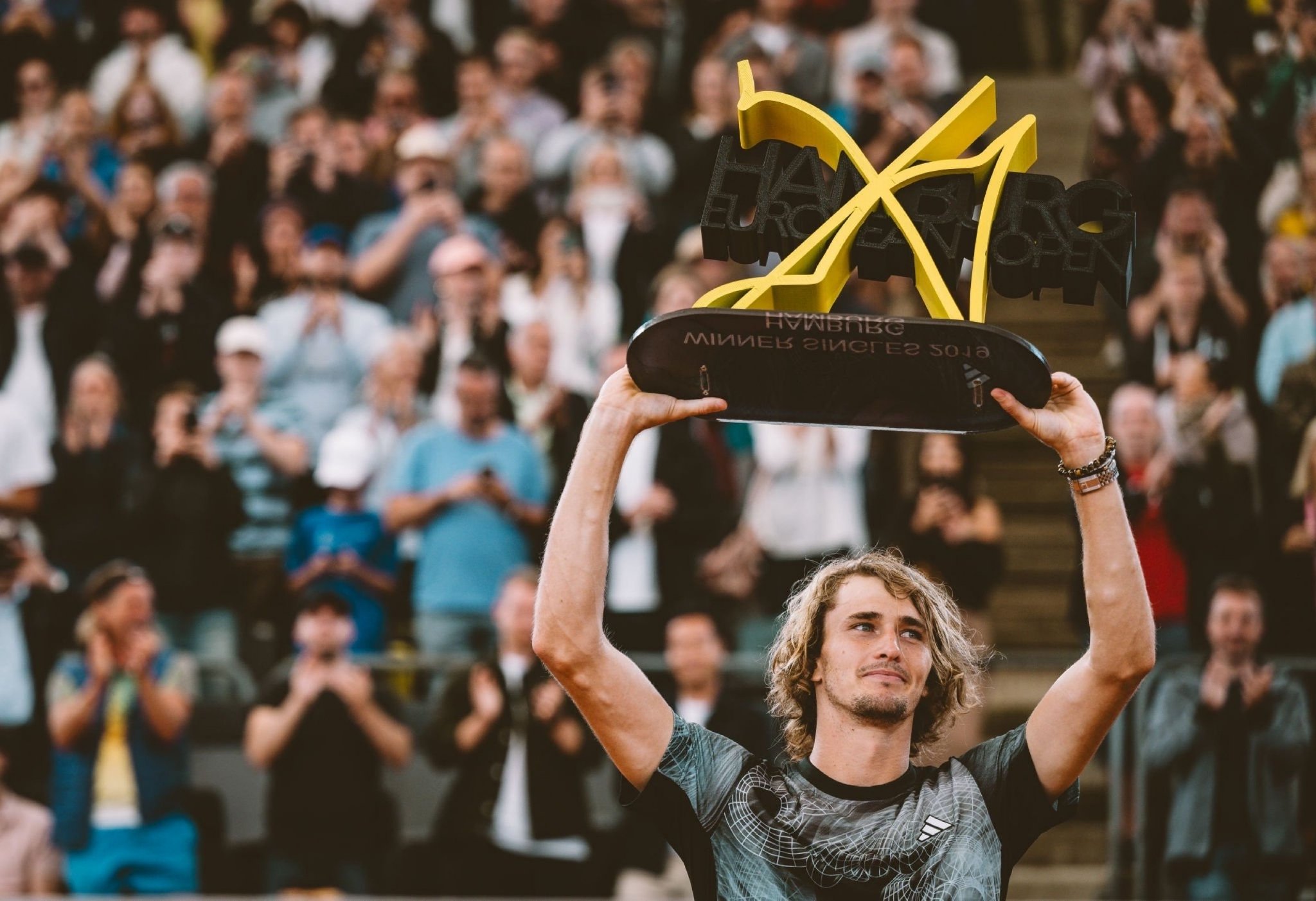 IM体育官方平台-包含联合杯轻取ATP总决赛，兹维列夫扛起全队的词条