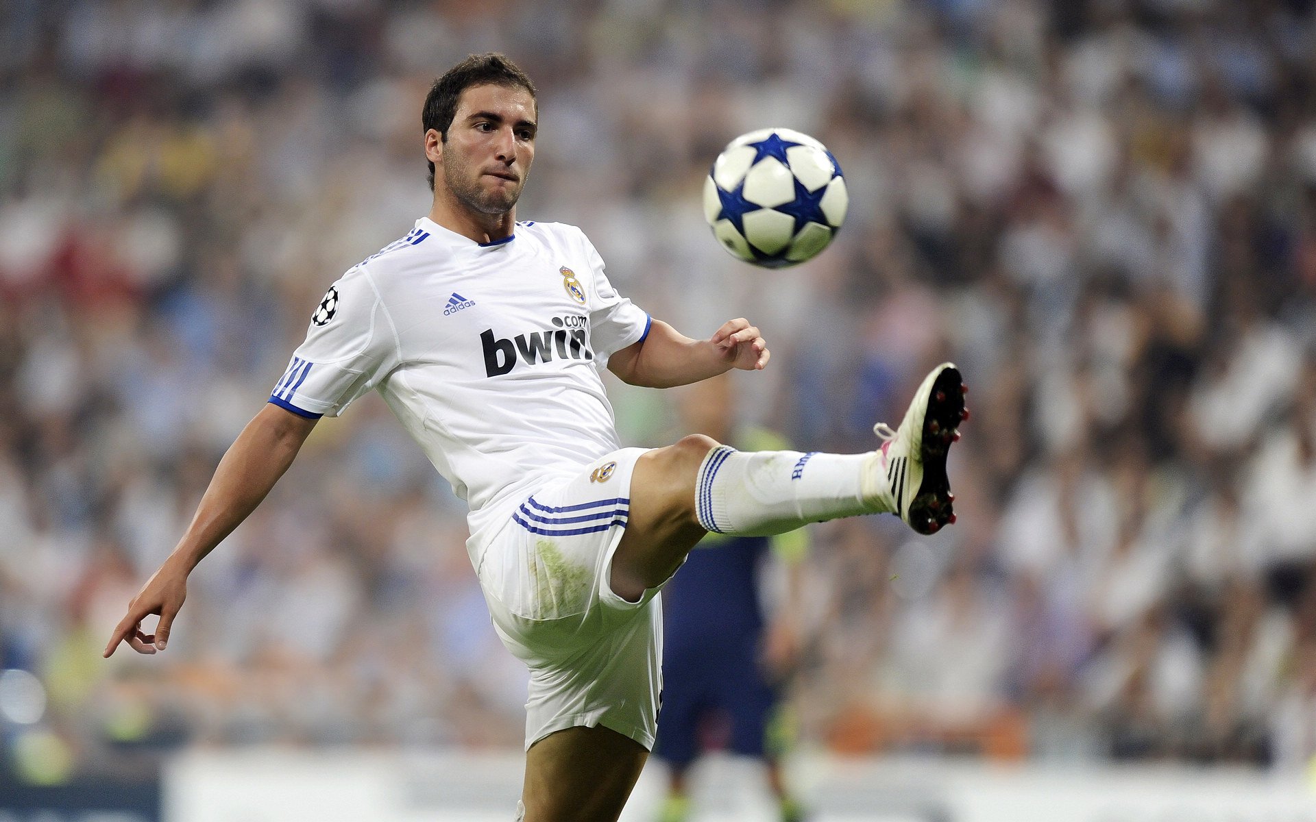 IM体育社区互动入口-从雷恩到美加墨,阿尔瓦雷斯如何用瑞士淘汰法则接管世界杯