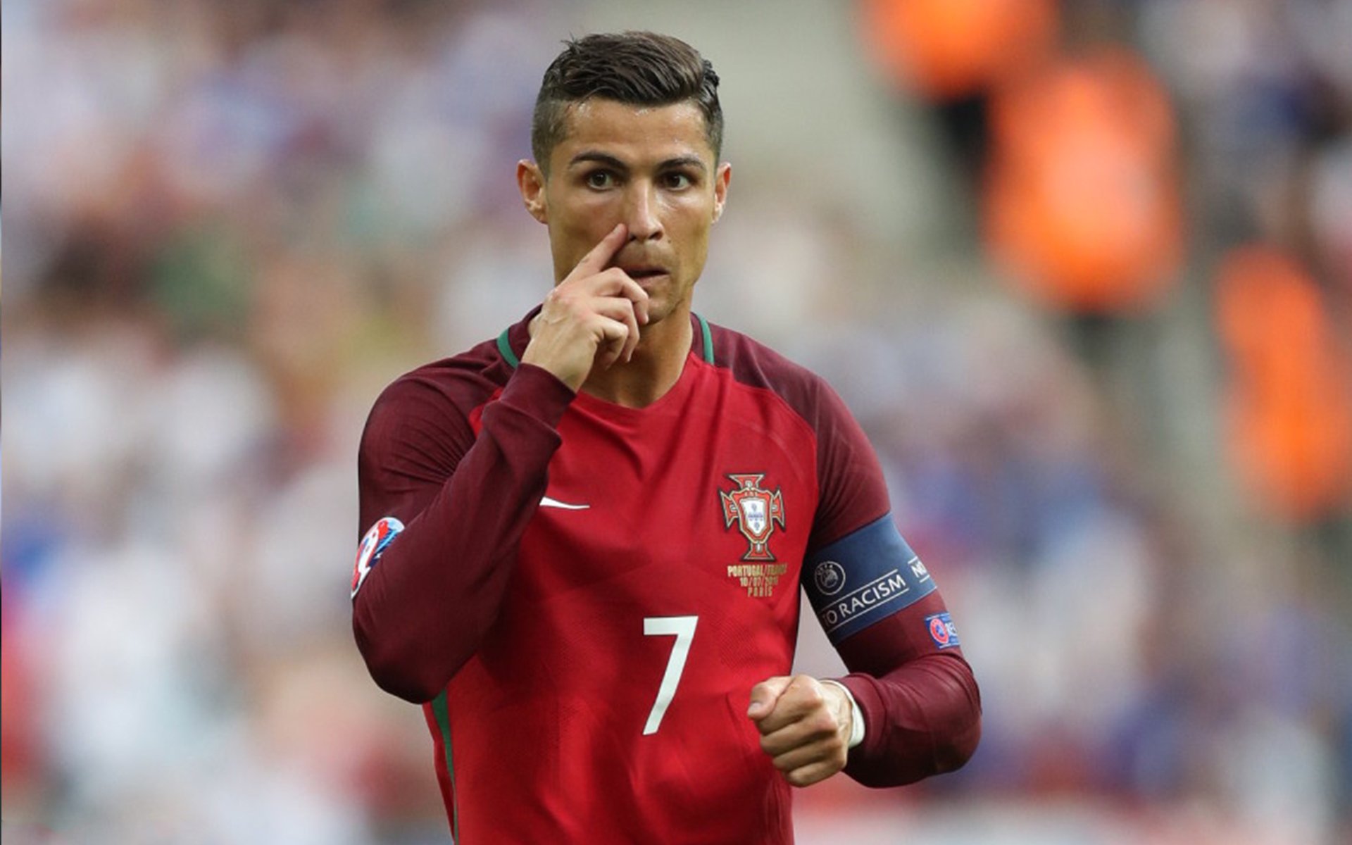 IM体育官方网-戈麦斯刷新纪录之夜，阿尔及利亚铁卫粉碎多特蒙德防线