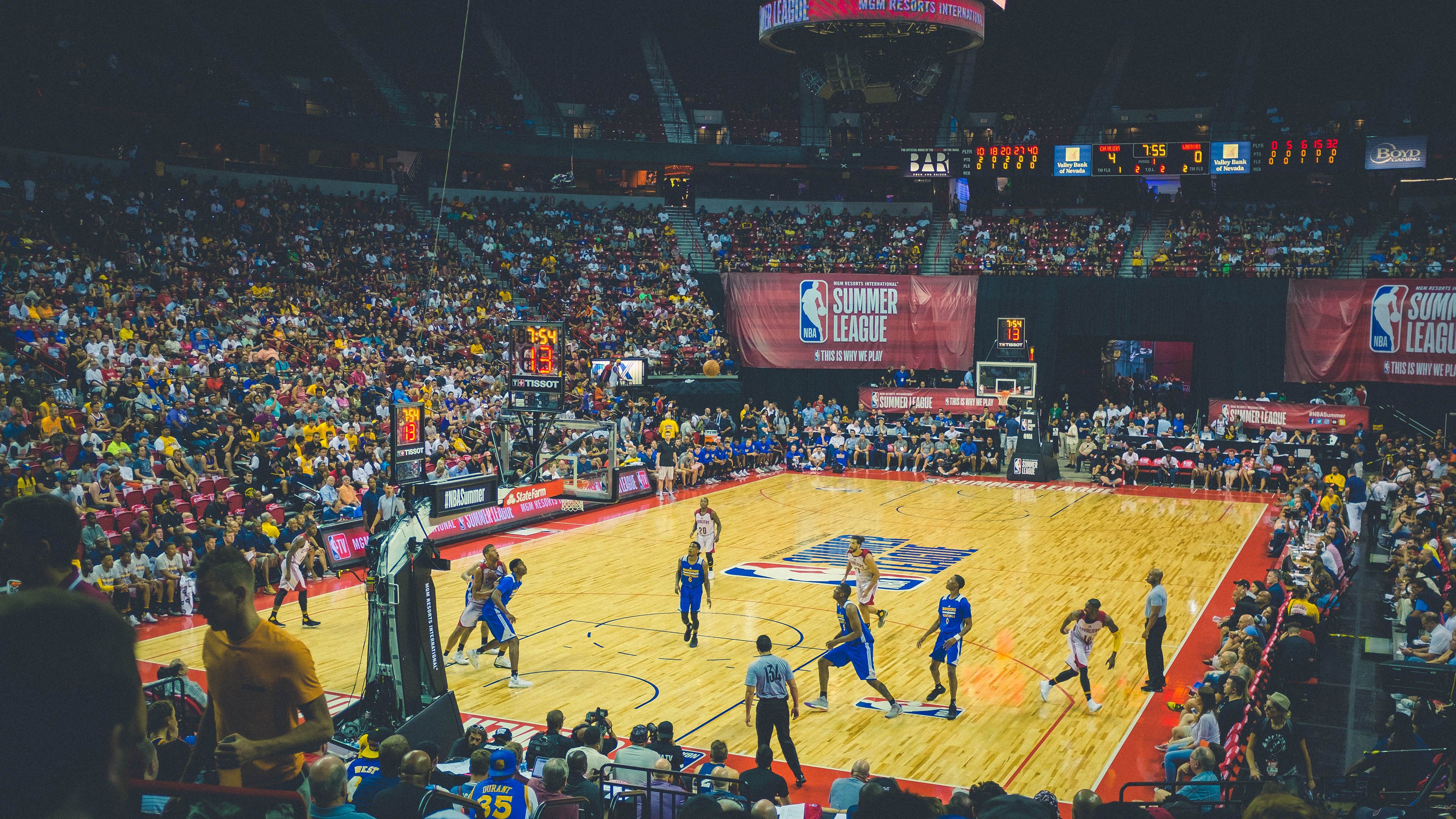 IM体育赛事直播入口-范弗利特末节封神,勇士铁血逆转,雄鹿饮恨终场